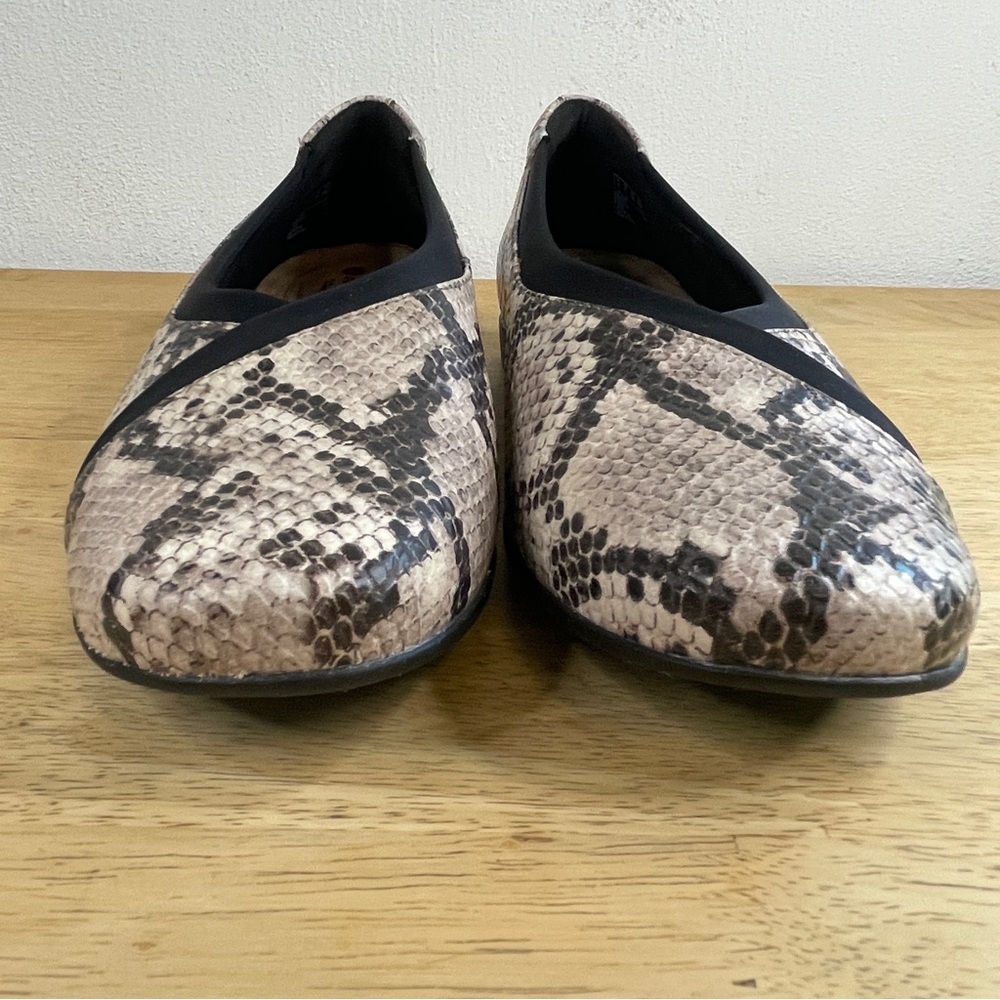 Clarks Snake-Print Slip-On Flats in Beige and Black Trim - Picture 8 of 12